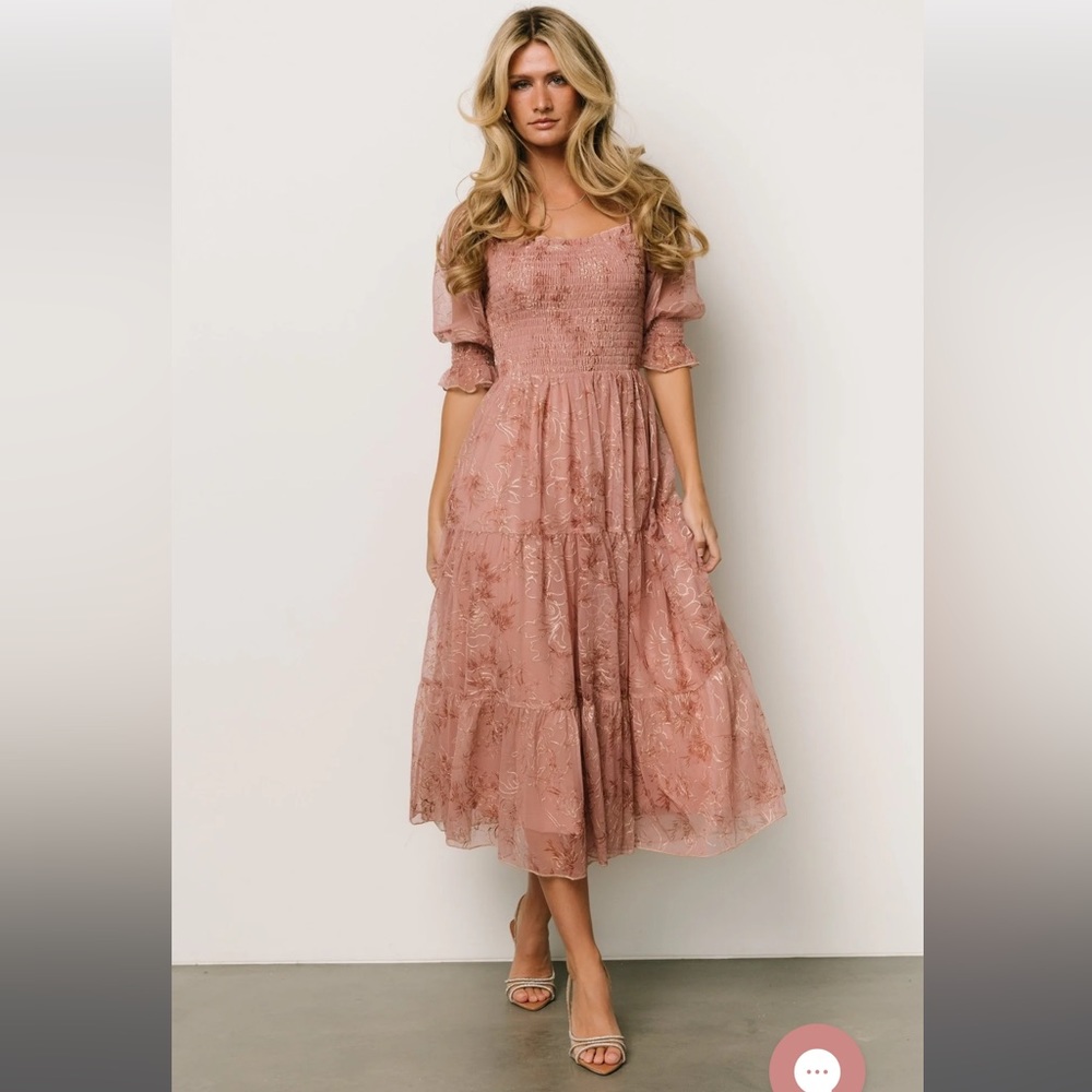 Fabian Jacquard Midi Dress in Mauve & Gold